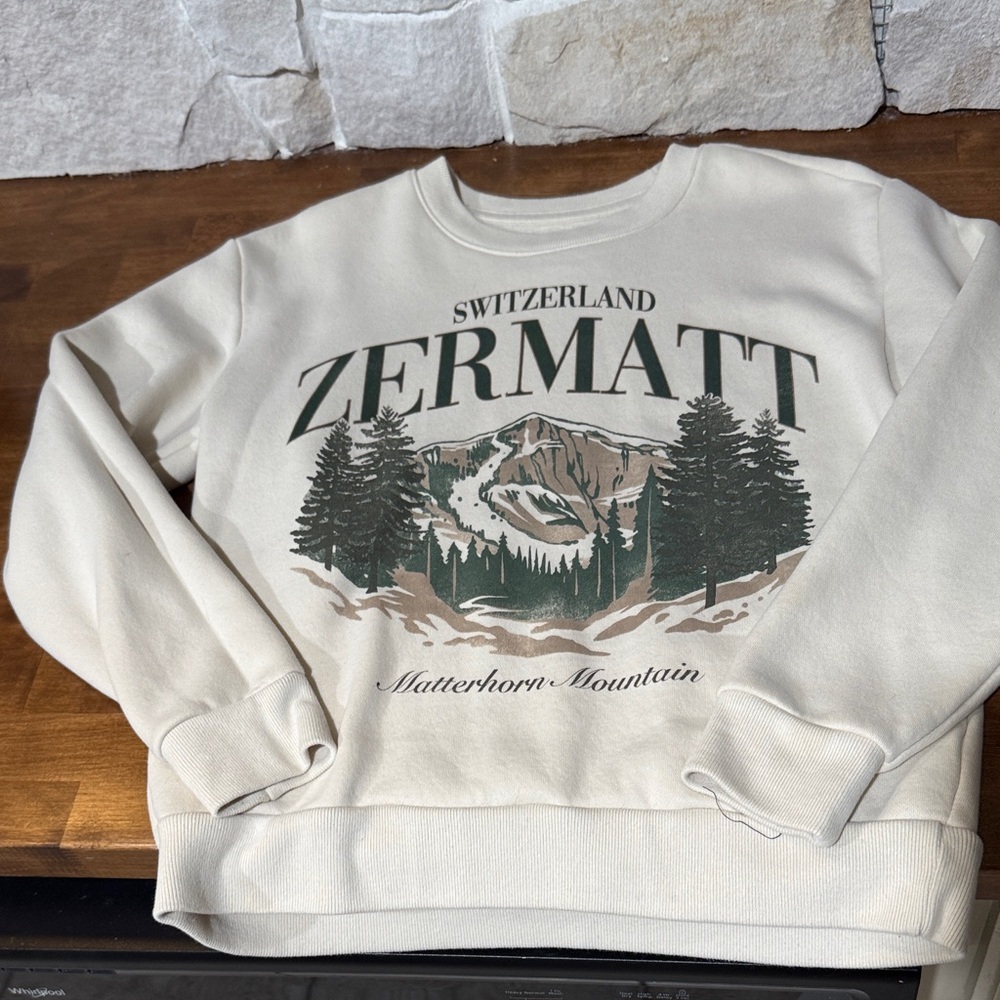 Hollister Cream Graphic Crewneck Sweater